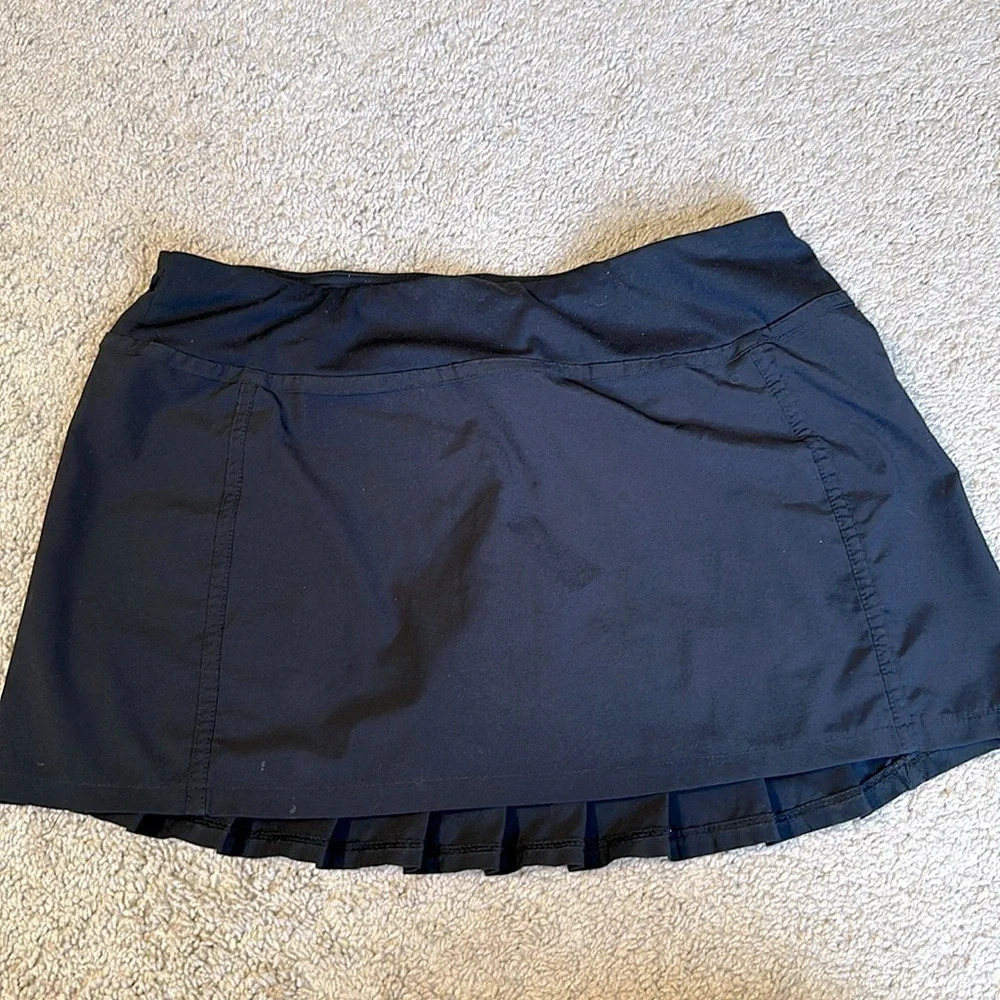 Fabletics Skort Back Pleat Medium golf/ tennis back pocket